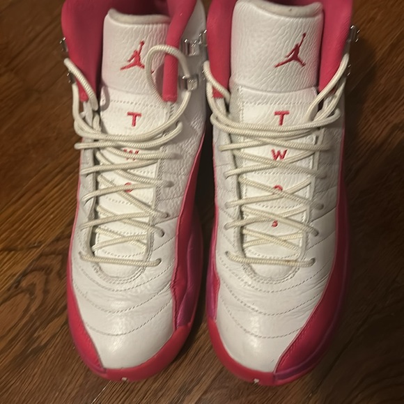 Dynamic Pink Jordan Retro 12 size 8Y - Picture 2 of 5